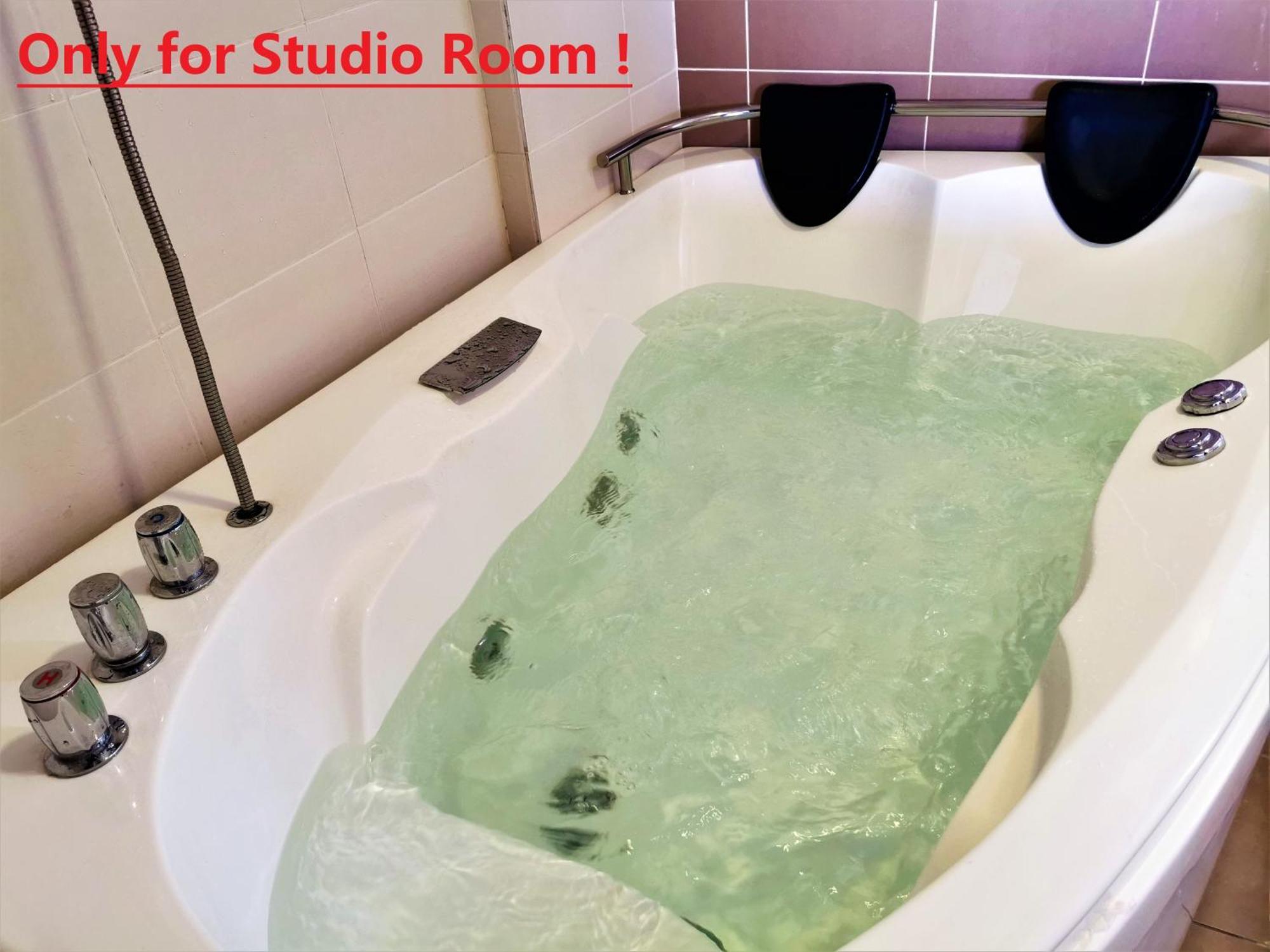 B - Lagoon Water Themepark Suite Melaka Town Dış mekan fotoğraf